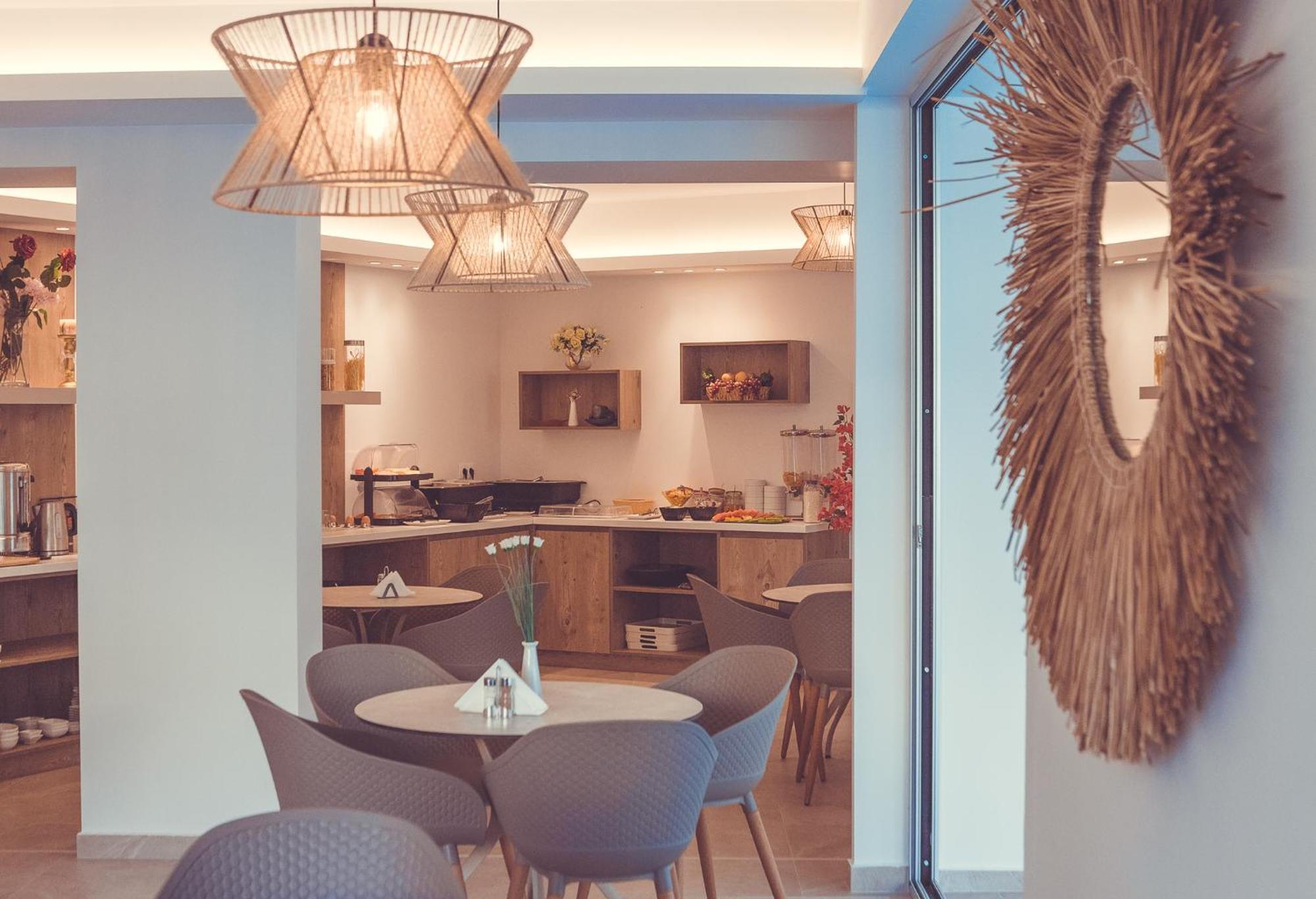 העיירה רתימנו Theo Beach Hotel Apartments מראה חיצוני תמונה